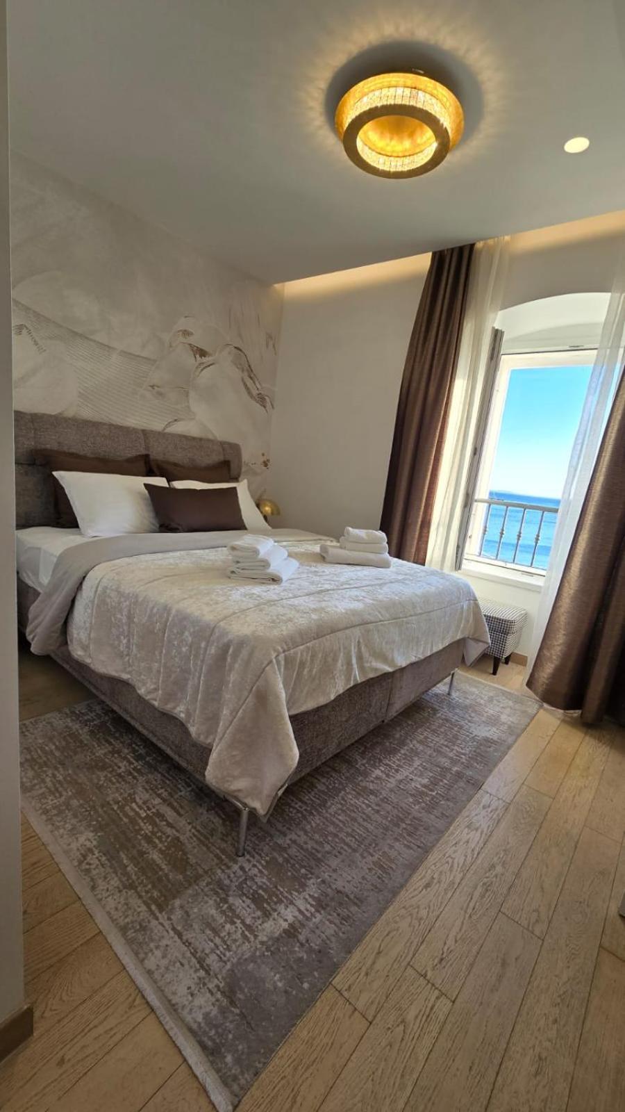 B&B Skynight Split Bagian luar foto