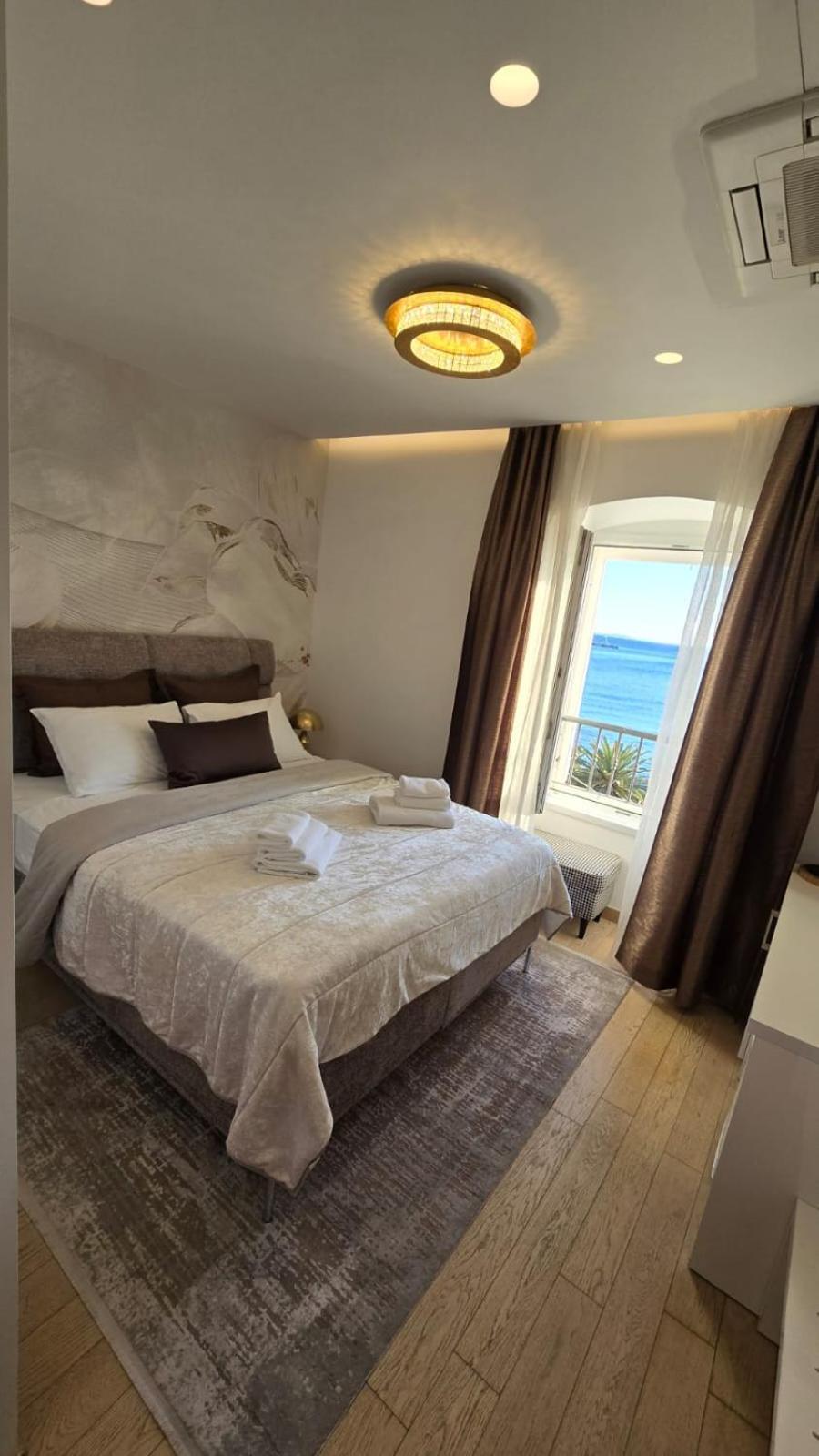 B&B Skynight Split Bagian luar foto