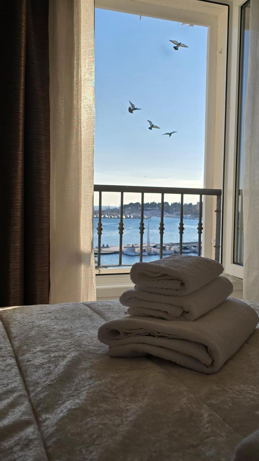 B&B Skynight Split Bagian luar foto